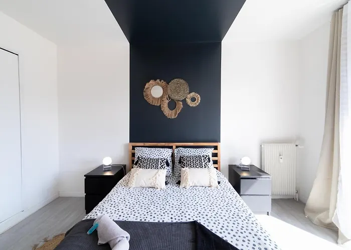 Le Carre Matabiau Hypercentre Gare Netflix Toulouse